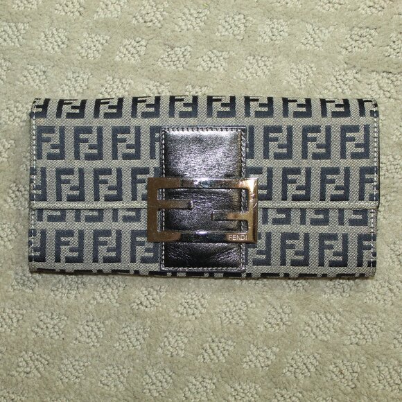 Fendi Gray Zucca Monogram Card Holder Inner Pocket Snap Clutch Baguette - Picture 1 of 15
